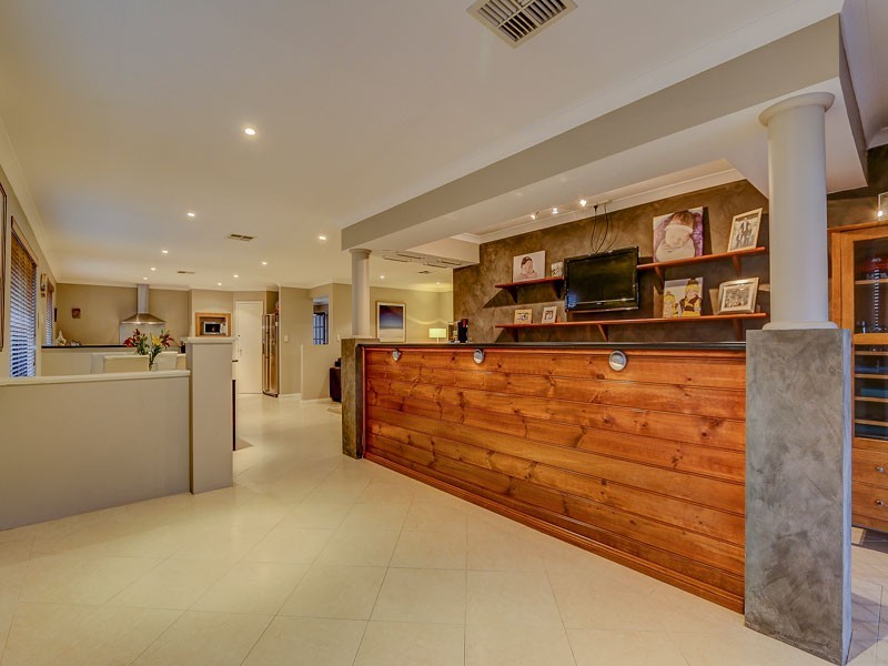 27 Tullow Gardens, Darch WA 6065