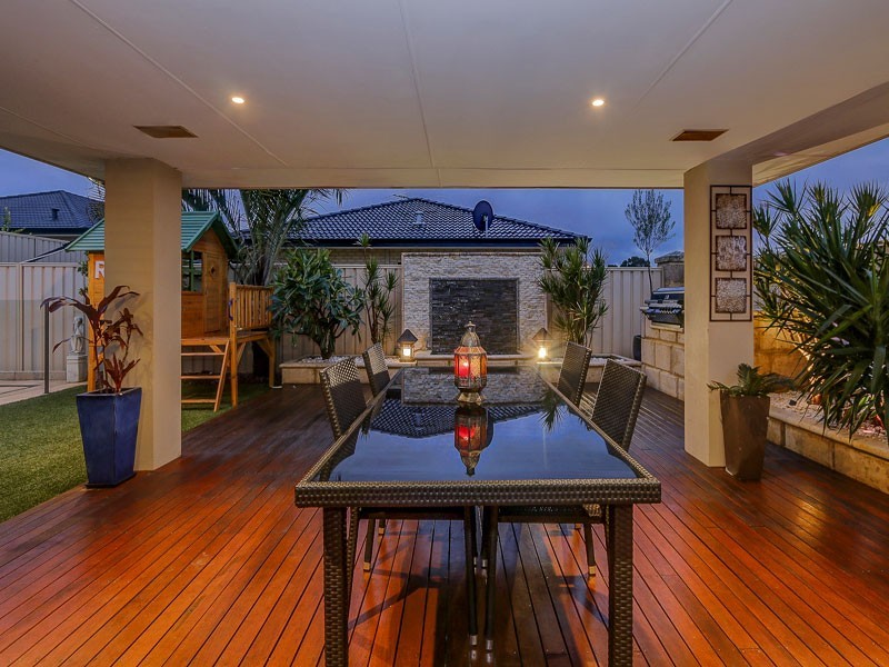 27 Tullow Gardens, Darch WA 6065