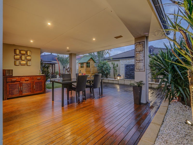 27 Tullow Gardens, Darch WA 6065