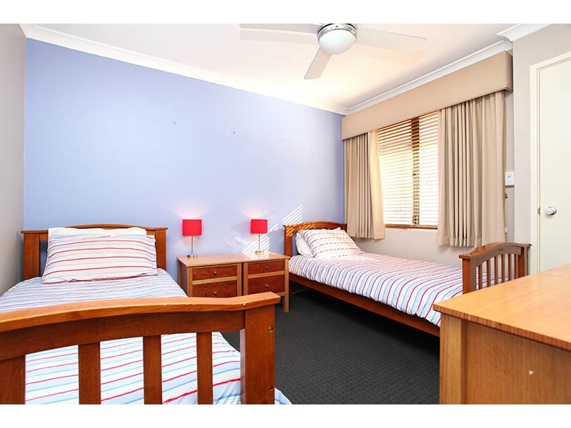 27 Tullow Gardens, Darch WA 6065