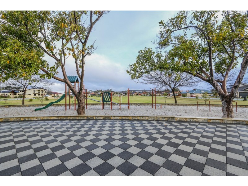 27 Tullow Gardens, Darch WA 6065
