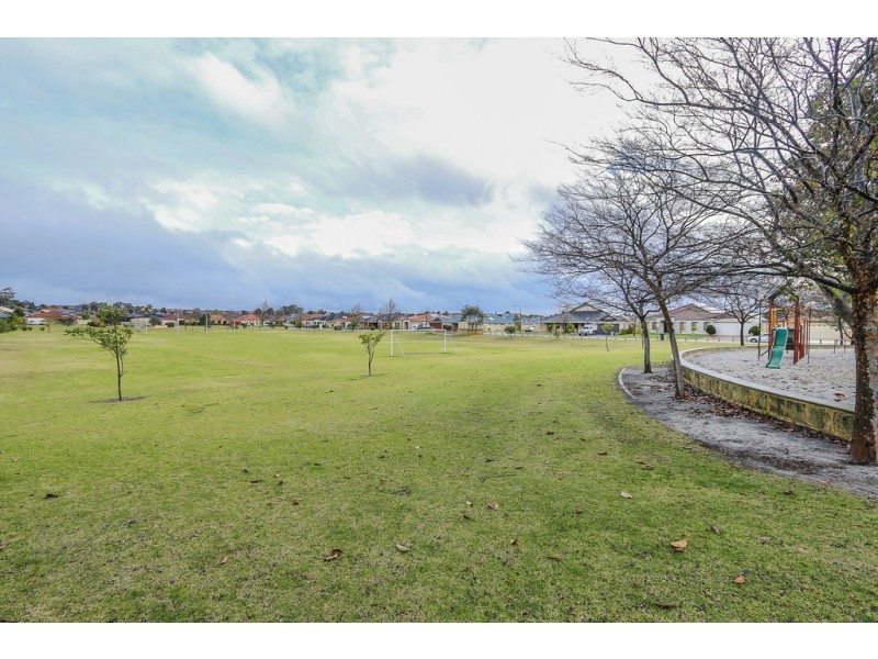 27 Tullow Gardens, Darch WA 6065