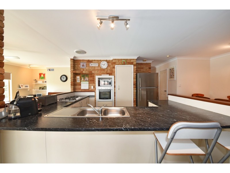 67 Springvale Dr, Warwick WA 6024