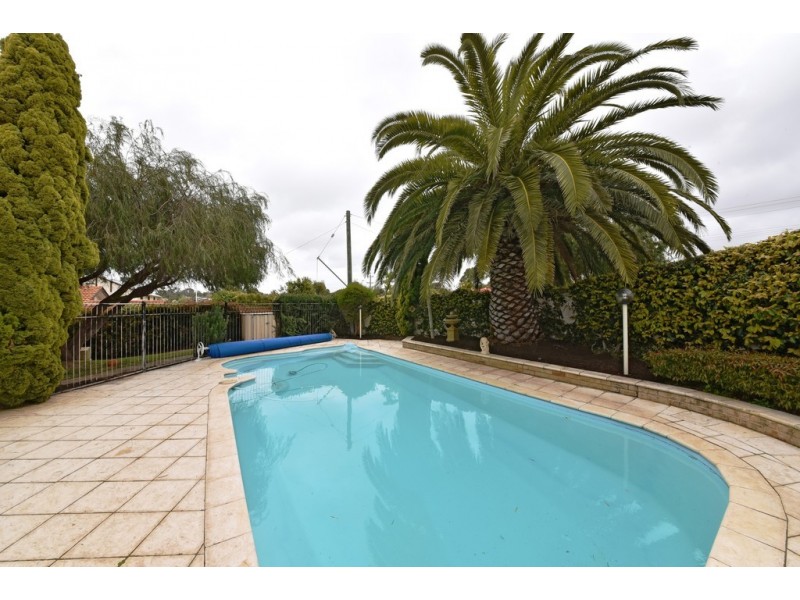 67 Springvale Dr, Warwick WA 6024