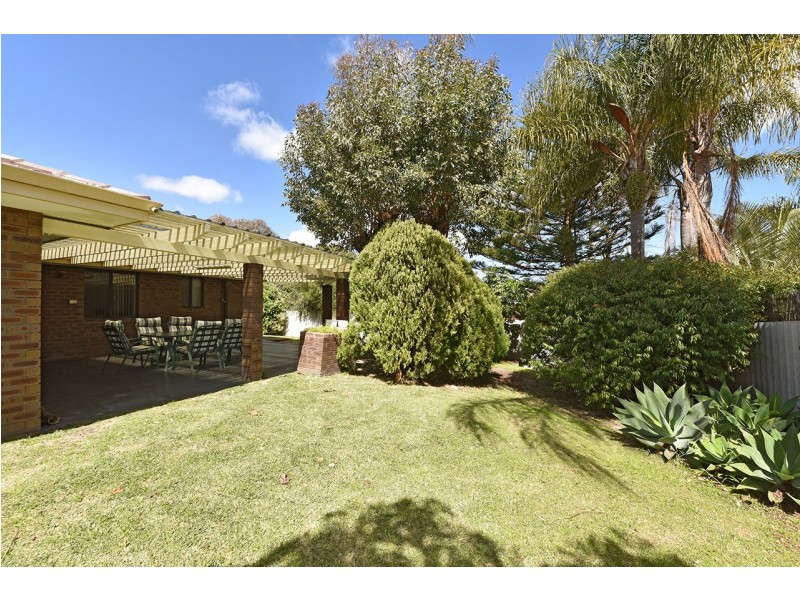 8 Ocean View Rd, Edgewater WA 6027