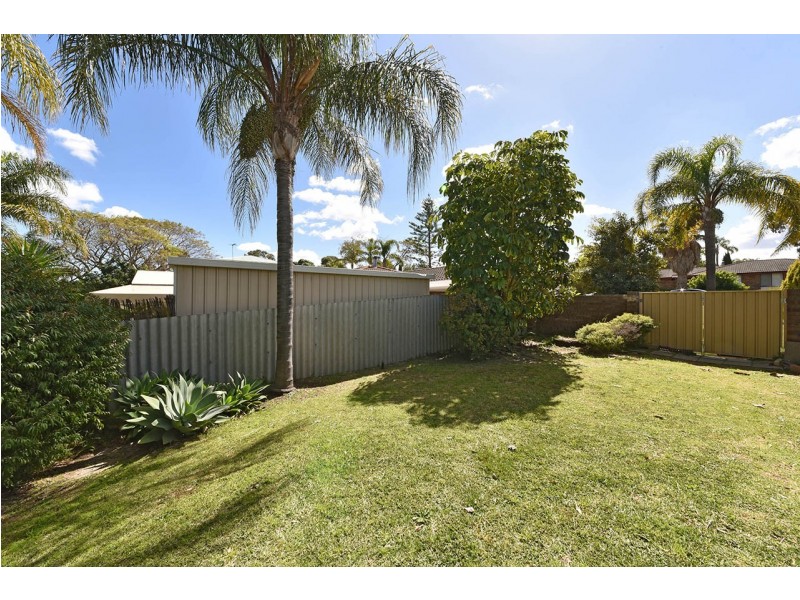 8 Ocean View Rd, Edgewater WA 6027