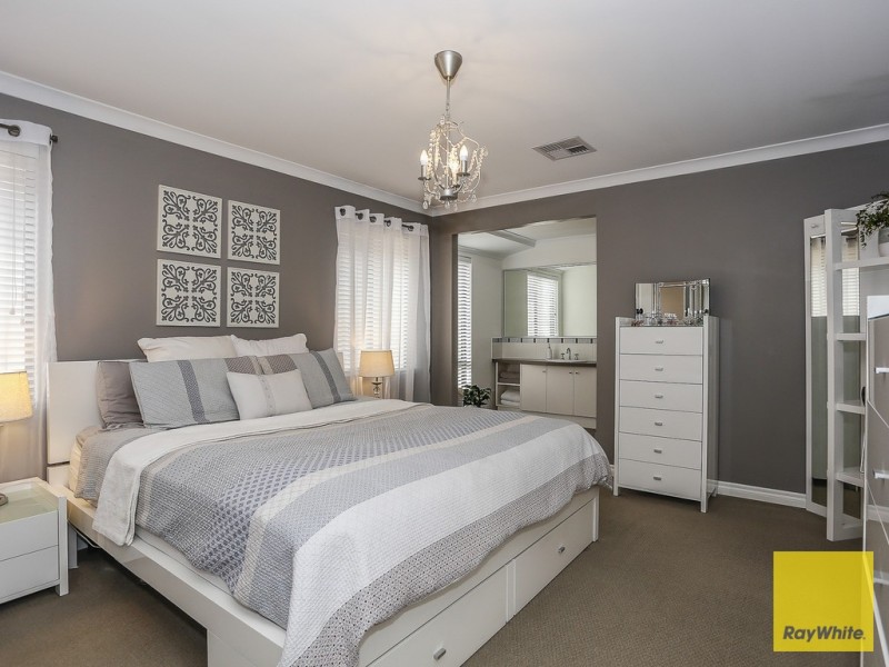 3 Hursthill St, Madeley WA 6065