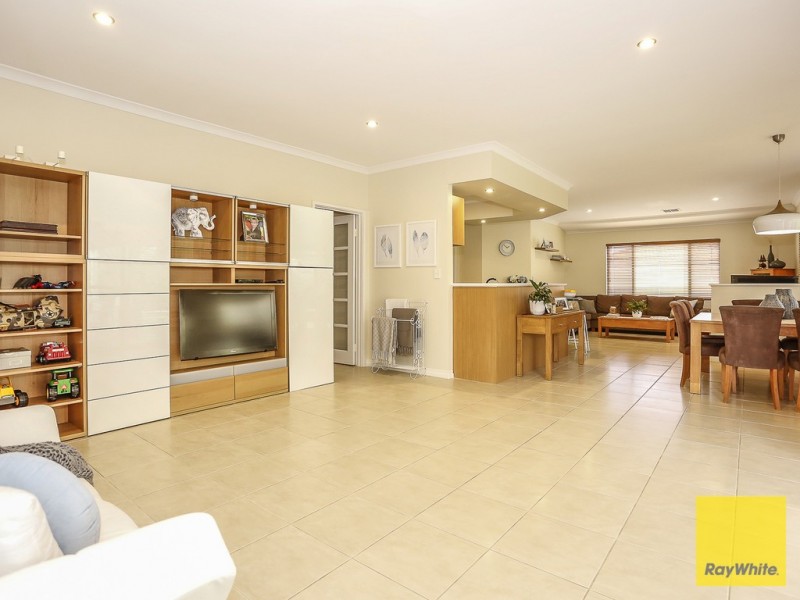 3 Hursthill St, Madeley WA 6065