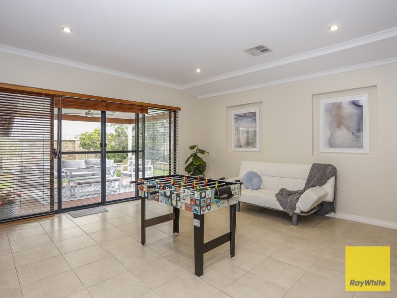 3 Hursthill St, Madeley WA 6065
