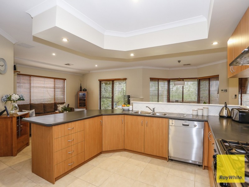 3 Hursthill St, Madeley WA 6065