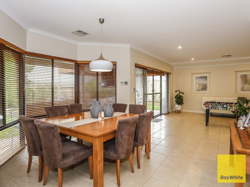 3 Hursthill St, Madeley WA 6065