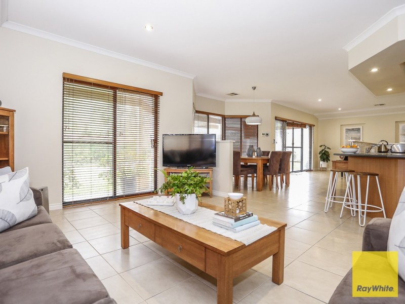 3 Hursthill St, Madeley WA 6065