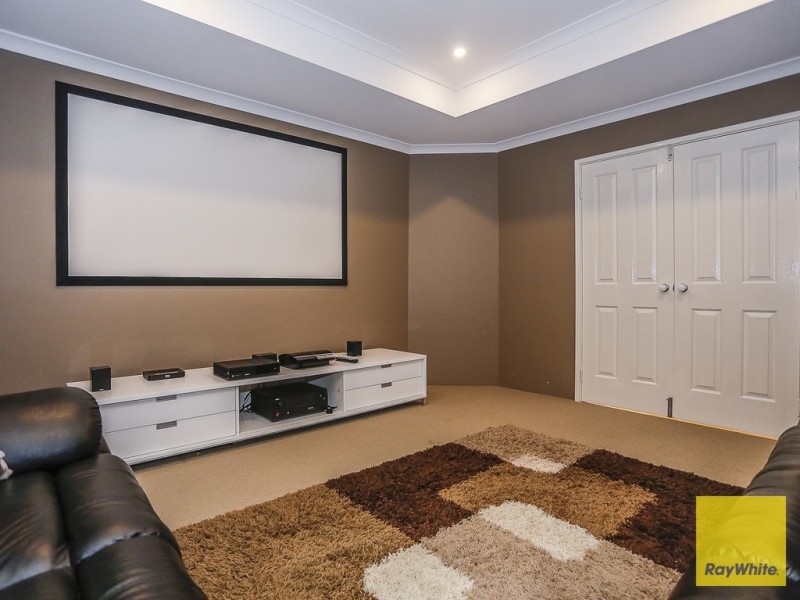 3 Hursthill St, Madeley WA 6065