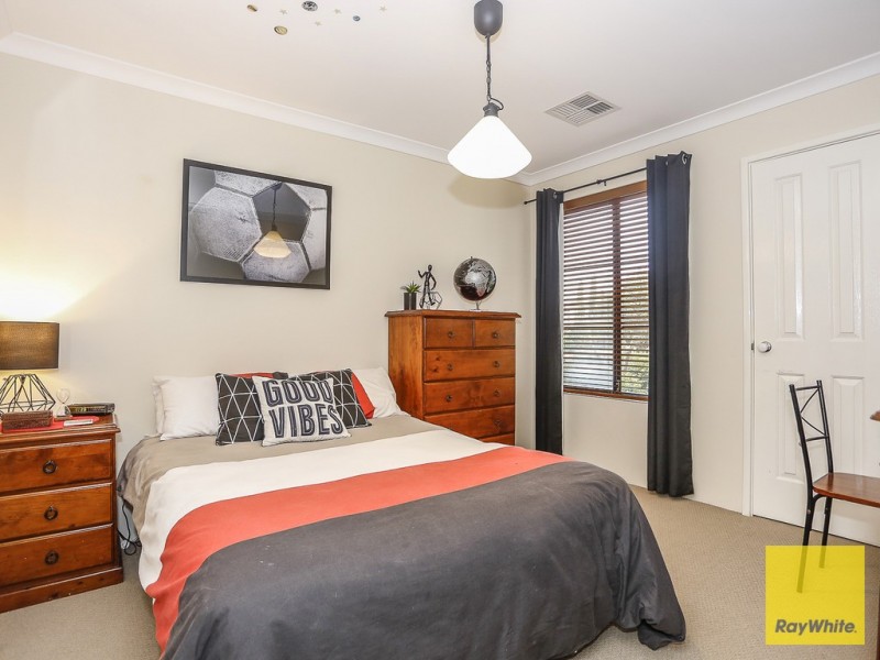 3 Hursthill St, Madeley WA 6065