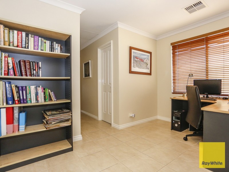 3 Hursthill St, Madeley WA 6065