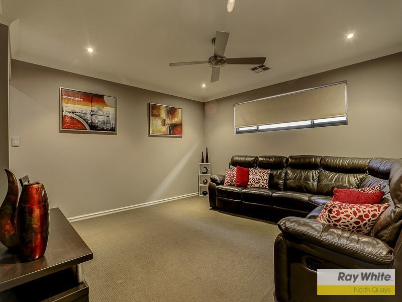 53 Regency Ave, Madeley WA 6065