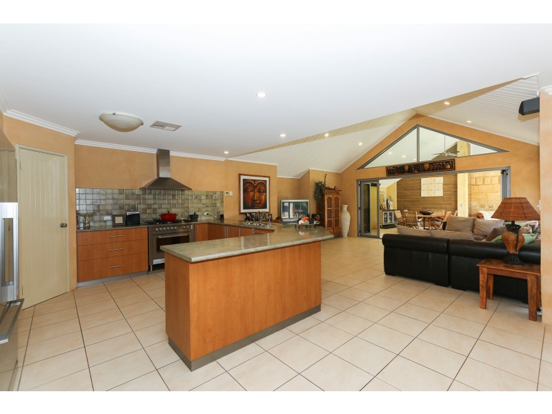 12 Mallorca Ave, Hillarys WA 6025