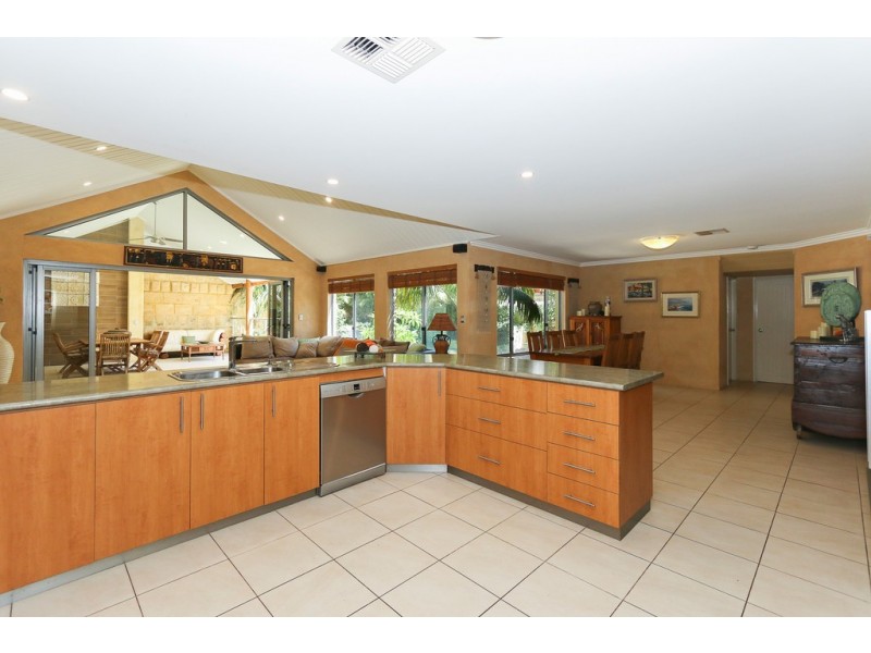 12 Mallorca Ave, Hillarys WA 6025
