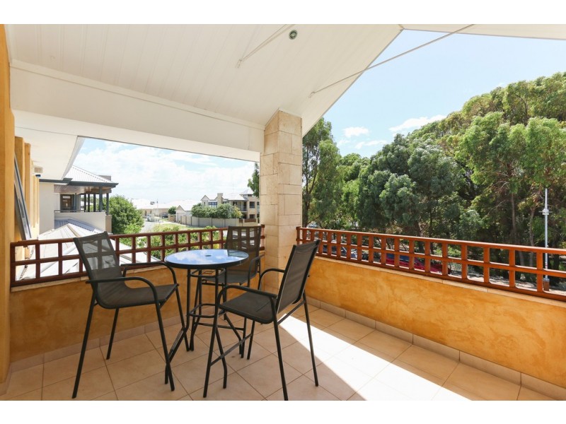 12 Mallorca Ave, Hillarys WA 6025