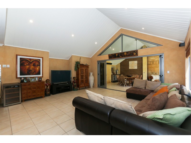 12 Mallorca Ave, Hillarys WA 6025