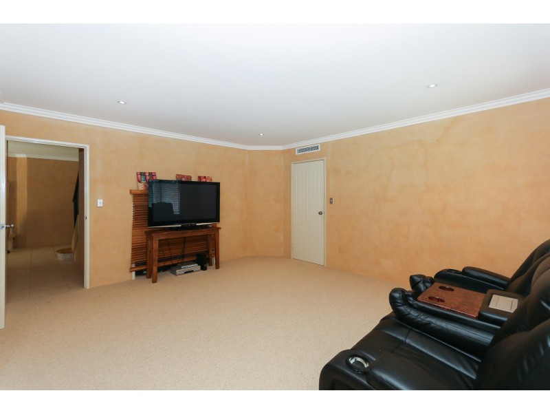 12 Mallorca Ave, Hillarys WA 6025