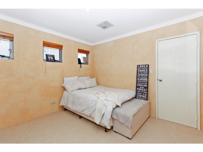 12 Mallorca Ave, Hillarys WA 6025