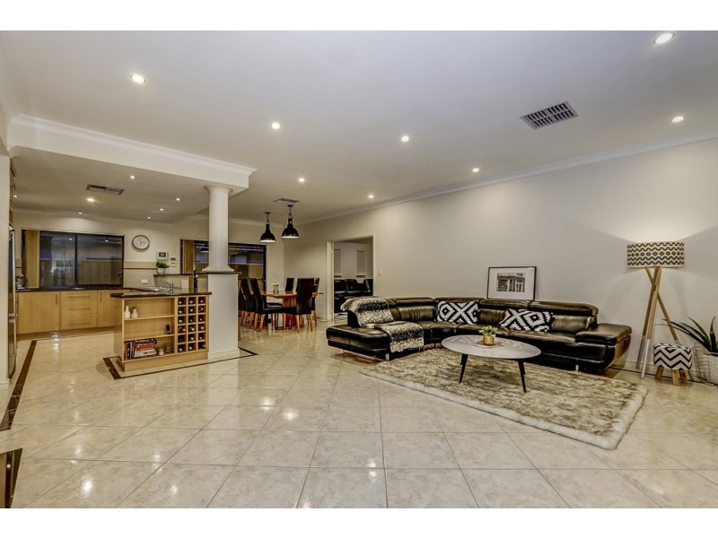 29 Dalecross Avenue, Madeley WA 6065