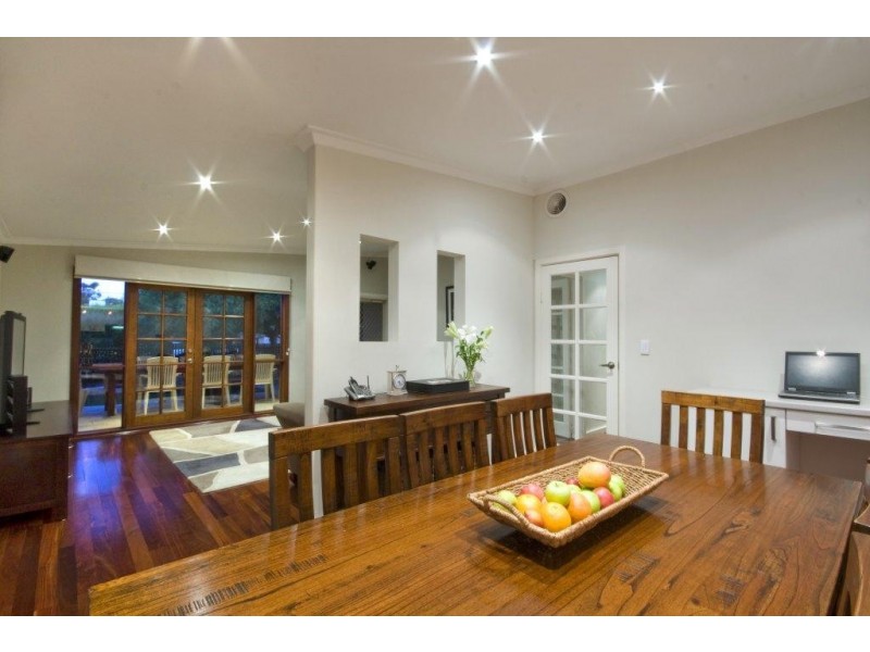 27 Burroughs Road, Karrinyup WA 6018