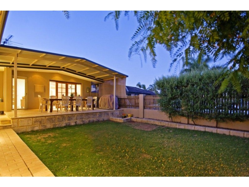 27 Burroughs Road, Karrinyup WA 6018