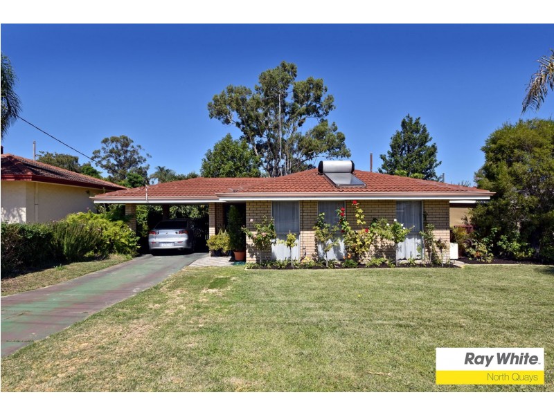 18 Mereworth Way, Girrawheen WA 6064