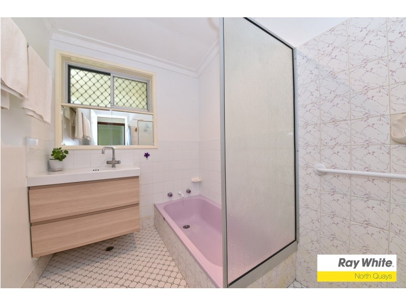 18 Mereworth Way, Girrawheen WA 6064