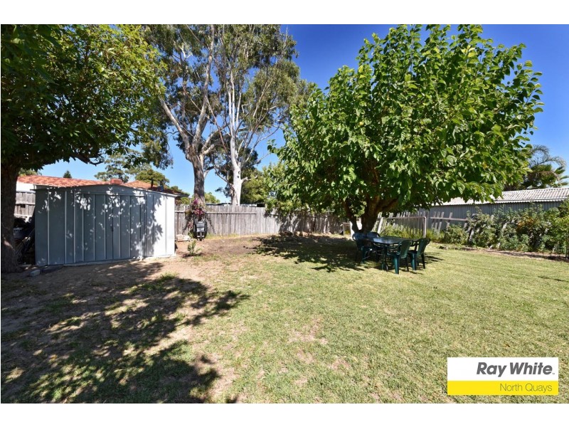 18 Mereworth Way, Girrawheen WA 6064