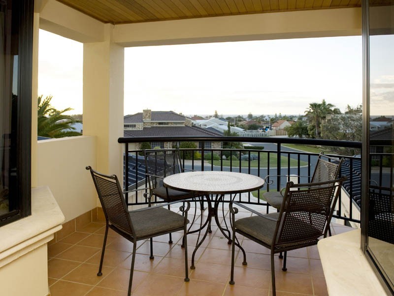 10 Artarmon Rise, Kallaroo WA 6025