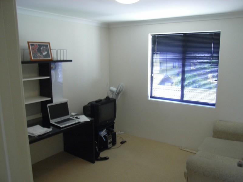 9/2 Wattlebird Loop, Joondalup WA 6027