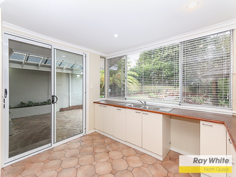 6 Hilton Place, Duncraig WA 6023