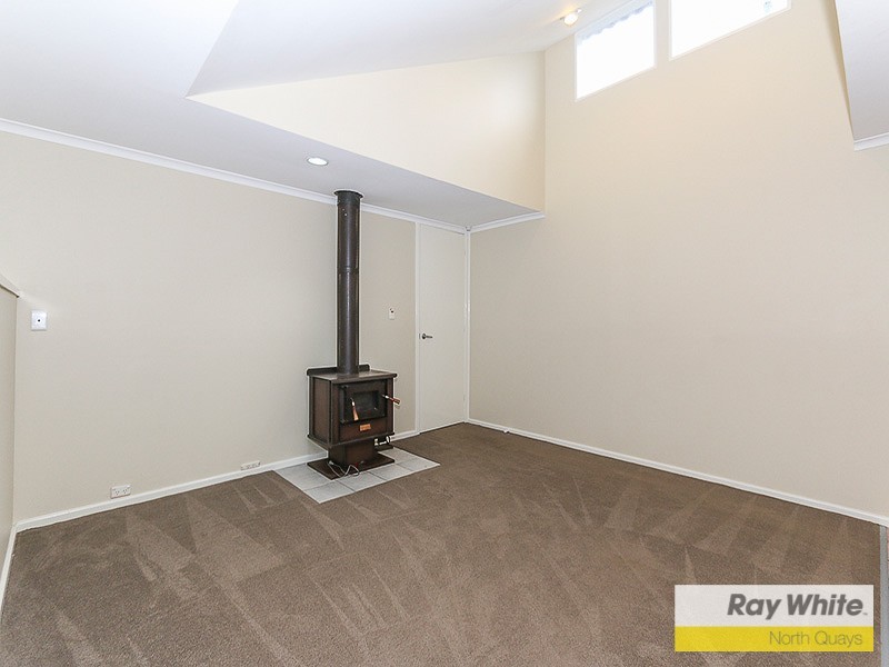 6 Hilton Place, Duncraig WA 6023