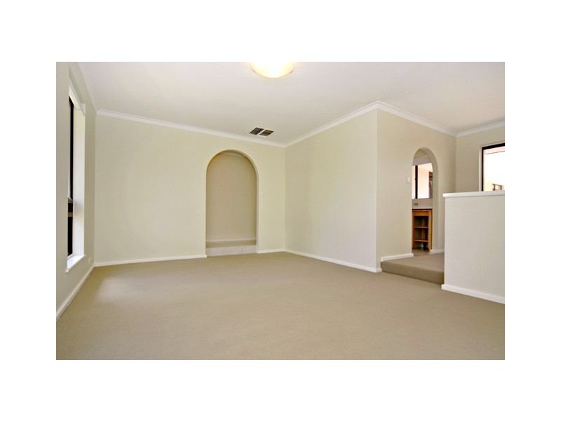 38 Kallaroo Place, Kallaroo WA 6025