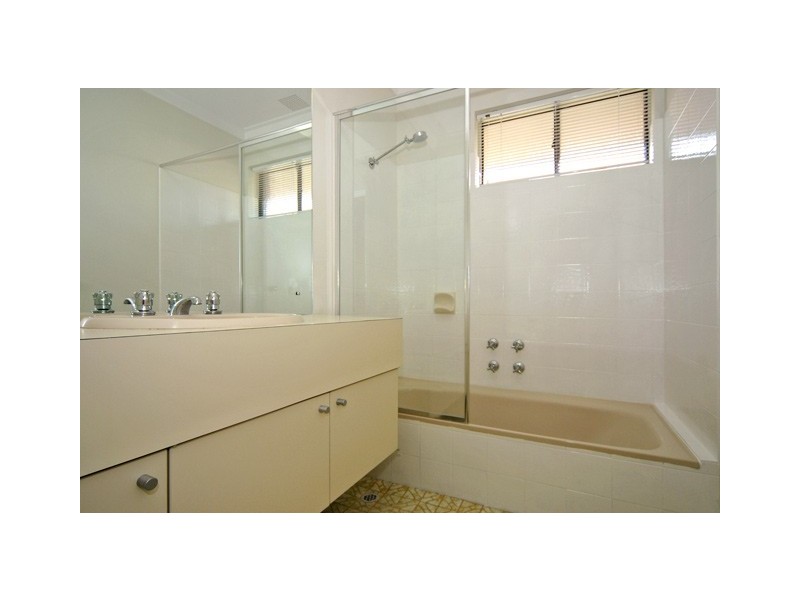 38 Kallaroo Place, Kallaroo WA 6025