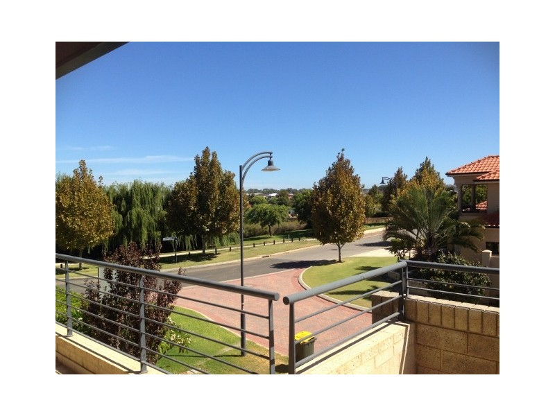 2 Locarno Close, Stirling WA 6021