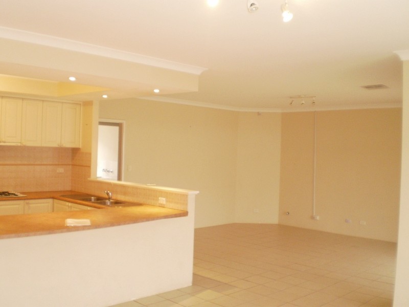 29 Brightlands Circuit, Carramar WA 6031