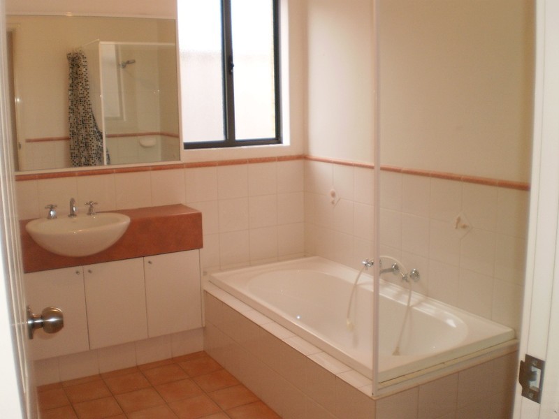 29 Brightlands Circuit, Carramar WA 6031