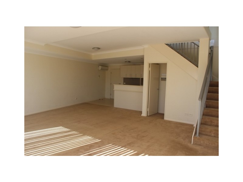 8/10  Pavonia Link, Clarkson WA 6030