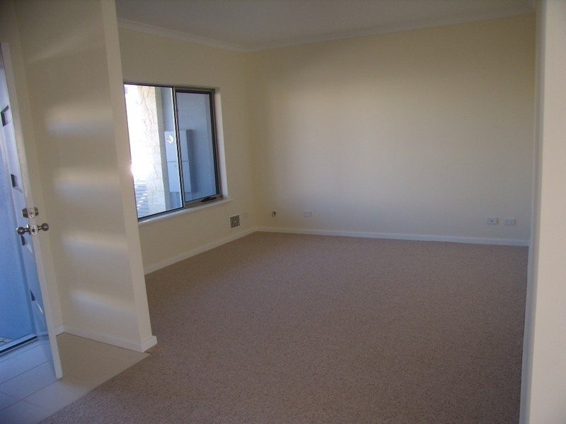 11 Fenian Pass, Hillarys WA 6025