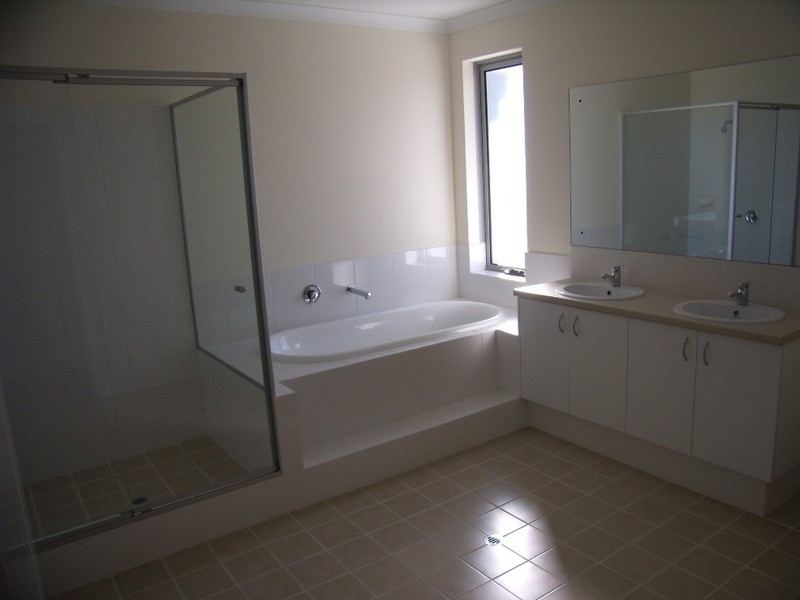 11 Fenian Pass, Hillarys WA 6025