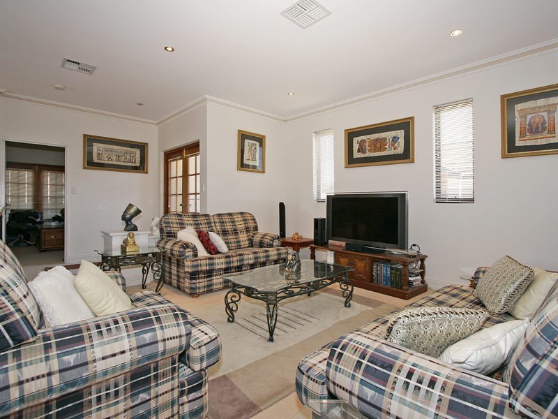 4/20 Coolangatta Retreat, Hillarys WA 6025