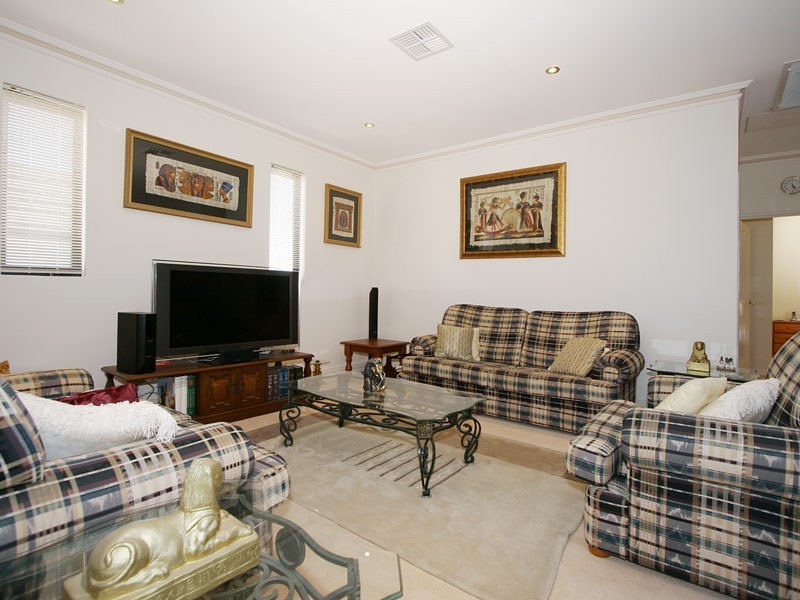 4/20 Coolangatta Retreat, Hillarys WA 6025