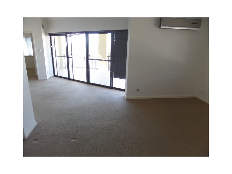 24/1 Spinebill Loop, Joondalup WA 6027