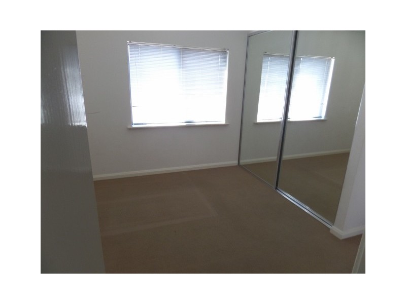 24/1 Spinebill Loop, Joondalup WA 6027