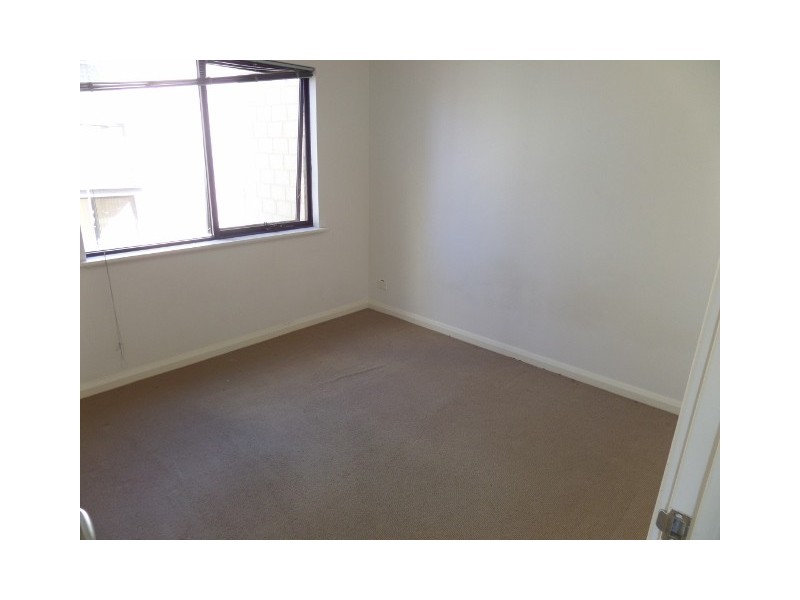 24/1 Spinebill Loop, Joondalup WA 6027