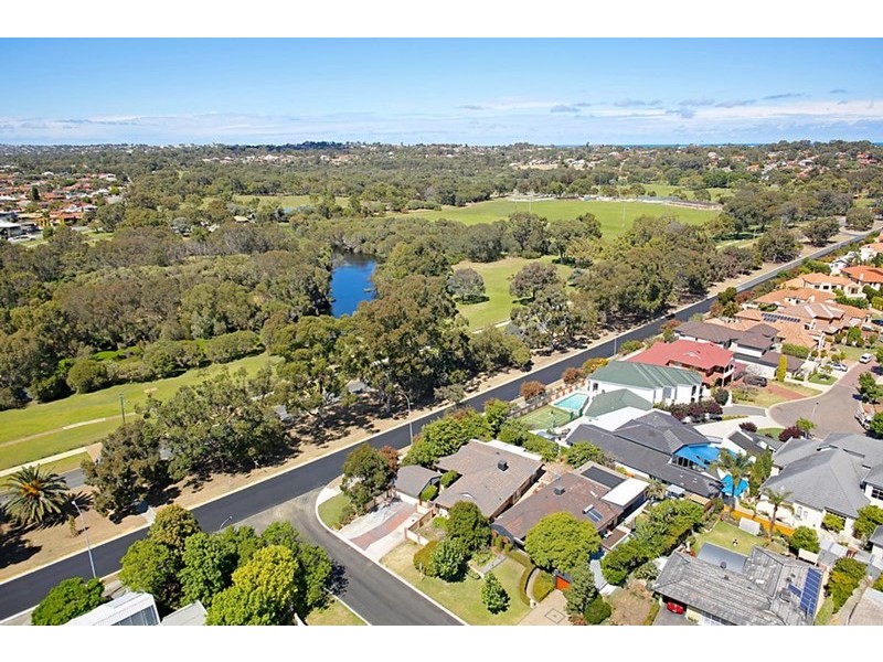 2 Argyll Place, Duncraig WA 6023